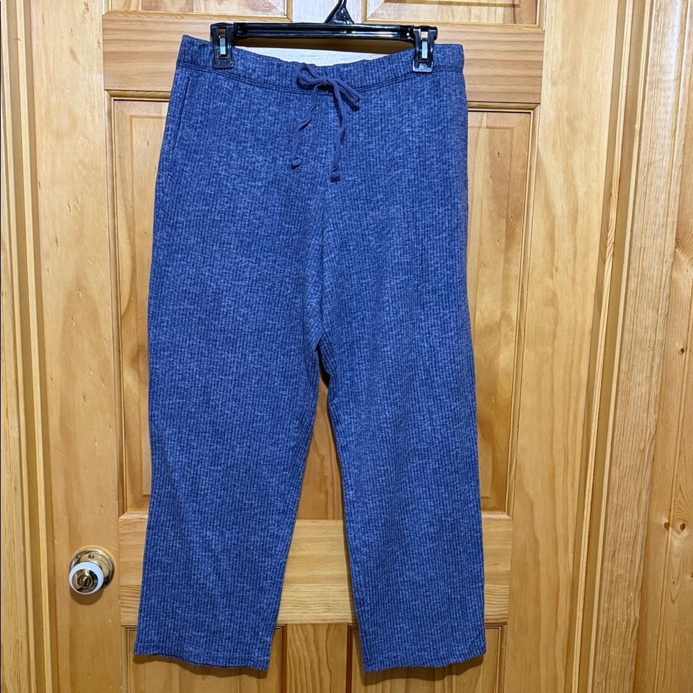 Laura Ashley Woman’s Ribbed Heathered Blue Pajama Bottoms, Size Medium.